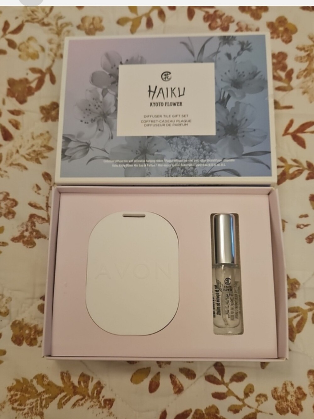 Avon Haiku Kyoto Flower Diffuser Gift Set .